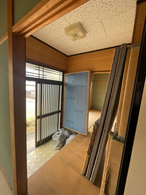 (玄関)